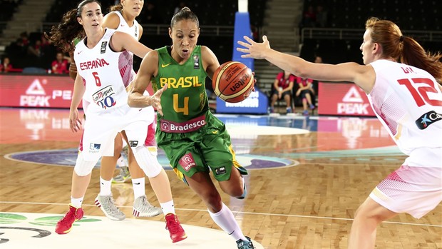 adriana  brasil x espanha basquete mundial (Foto: Divulgação/FIBA)