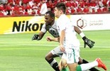 Goleiro ajuda, e Osvaldo marca no 1º minuto do 