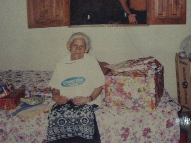 Idosa sempre trabalhou na agricultora e se aposentou aos 60 anos (Foto: Reprodução/Arquivo pessoal) Idosa sempre trabalhou na agricultora e se aposentou aos 60 anos (Foto: Reprodução/Arquivo pessoal)