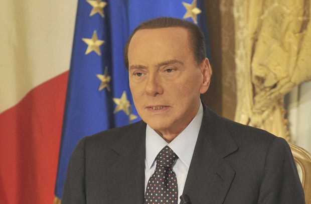 O ex-premiê italiano Silvio Berlusconi em pronunciamento gravado divulgado na quinta-feira (25) (Foto: AP)