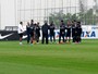 Com dúvida na lateral, Tite treina time que pega Goiás; Pato pode ser titular
