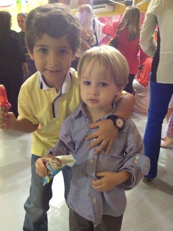 Luiz Felipe Mello e Guy no aniversário das filhas de Giovanna Antonelli (Foto: Dilson Silva/Agnews) Luiz Felipe Mello e Guy no aniversário das filhas de Giovanna Antonelli (Foto: Dilson Silva/Agnews)