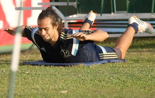 Apoiado por Valdivia no pleito, Nobre brinca: 