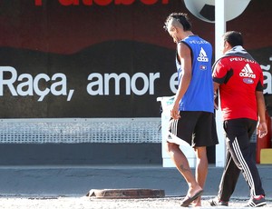 Leo Moura no treino do Flamengo (Foto: Marcos Tristão / Agência O Globo)