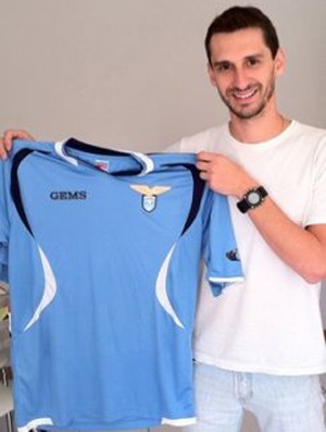 Ala Tostão acerta com o Lazio (Foto: Divulgação)