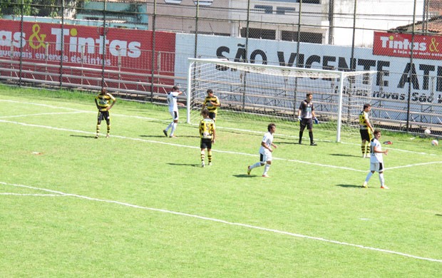 São Vicente e Novorizontino se enfrentaram neste domingo (Foto: Fúlvio Feola)