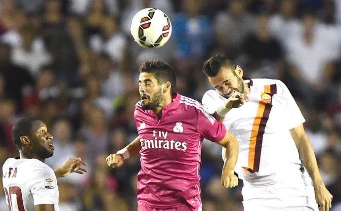 Isco e Leandro Castan Real Madrid e Roma (Foto: Agência EFE)