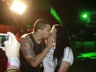 Naldo e Mulher Moranguinho trocam beijos em show na Bahia