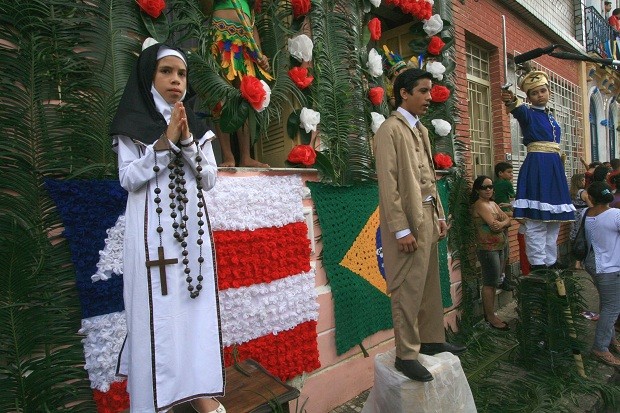 Fachada decorada 2 de Julho, Bahia (Foto: Alberto Coutinho/ GOVBA)
