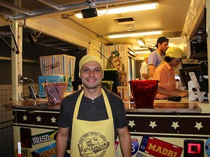Chef Mateus Andrade, do Veraneio, destacou que ideia dá mais segurança ao cliente dos food trucks (Foto: Sérgio Rodrigues/G1 AM)
