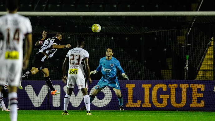 Figueirense x São Paulo Rafael Moura (Foto: Eduardo Valente/Framephoto/Estadão Conteúdo) Figueirense x São Paulo Rafael Moura (Foto: Eduardo Valente/Framephoto/Estadão Conteúdo)