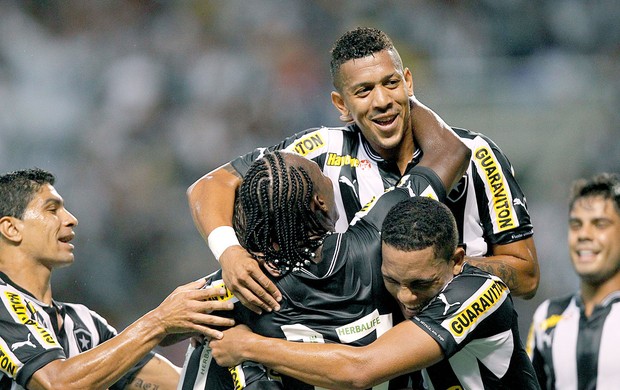Antonio Carlos comemora gol do Botafogo contra o Duque de Caxias (Foto: Wagner Meier / Agif)