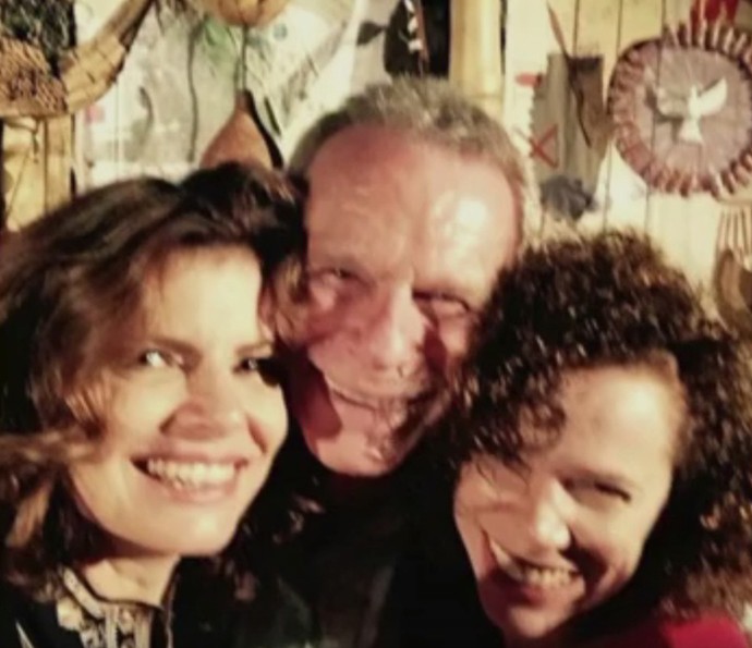 Jonas Bloch com suas duas filhas, Débora e Deni (Foto: TV Globo)