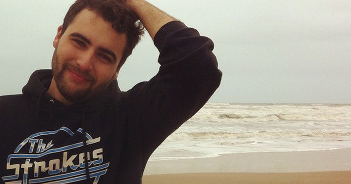 G Jovem emociona ao relatar como disse ao irmão mais novo que é gay notícias em Rio Grande