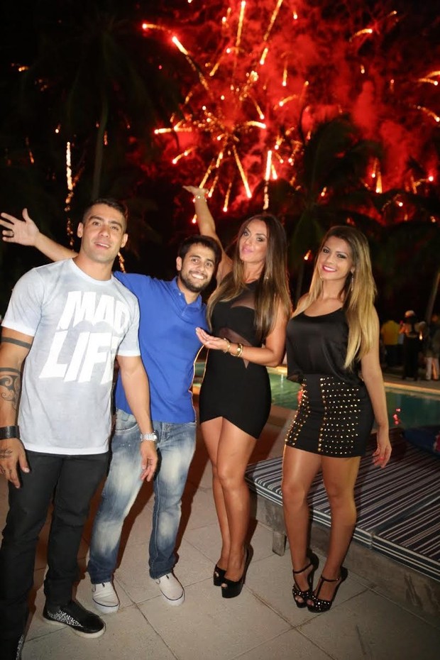 Nicole Bahls, Yuri e Babi Rossi (Foto: Fred Pontes/Divulgação)