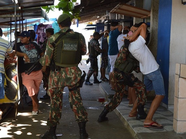 Operação no Mercado da Avenida 4 em Natal (Foto: Divulgação/Polícia Militar do RN)