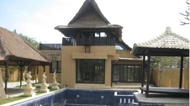  "Rafael", um dos traficantes brasileiros mais ativos em Bali, tinha uma mansão que contava com um trampolim para pular do quarto à piscina  (Foto: BBC)