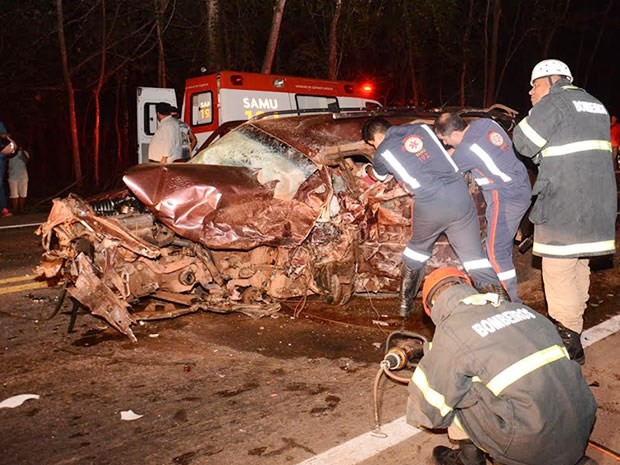 Acidente em Pedra Preta (MT) matou dois motoristas e duas crianas. (Foto: Messias Filho/Agora MT)