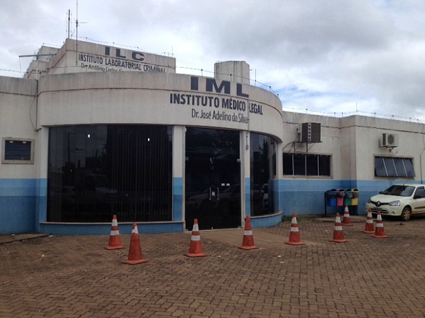 IML concluiu que homens foram mortos de forma violenta (Foto: Flaviane Azambuja/G1 RO)