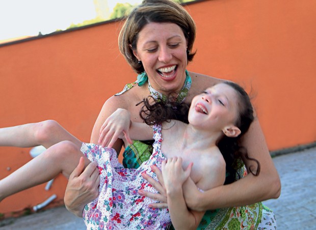 Luciana e sua filha, Mari Mari (Foto: Raoni Maddalena/Editora Globo)