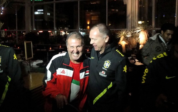 Zico e Mano Menezes, desembarque Seleção (Foto: Rafael Maranhão / Globoesporte.com)