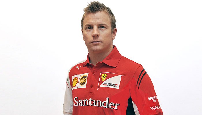 Kimi Raikkonen com o novo uniforme da Ferrari