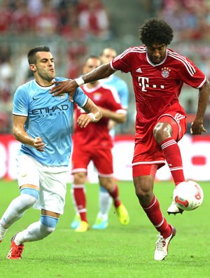 Dante e Negredo Bayern e MAnchester City (Foto: Agência AP)