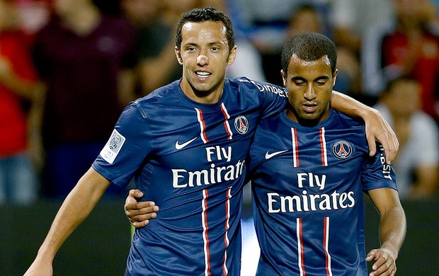 Lucas e Nene na partida do PSG contra o Lekhwiya (Foto: Reuters)