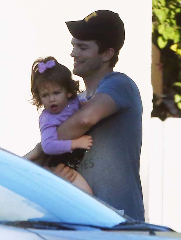 Ashton Kutcher e Wyatt (Foto: Grosby Group)