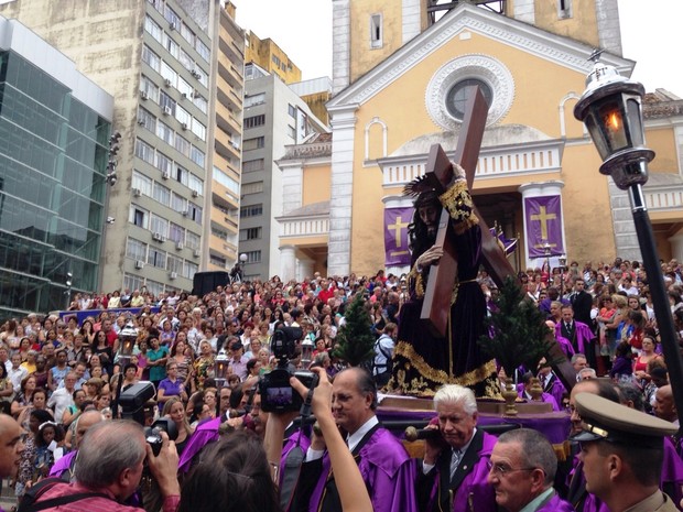 Procissão iniciou com imagem de Senhor dos Passos saindo da Catedral  (Foto: Diego Souza/Divulgação)
