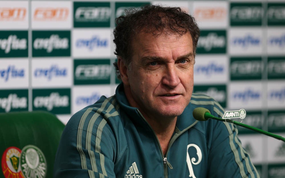  Cuca aplaude Corinthians, mas aposta em duelos diretos para Palmeiras se aproximar