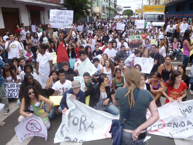 Segundo Guarda Municipal, ato em Leme reuniu 500 pessoas (Foto: Rogério Baldin)