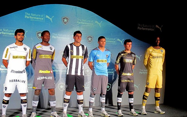 Botafogo e Puma apresentam novos uniformes para temporada 2013/14  Img_0014
