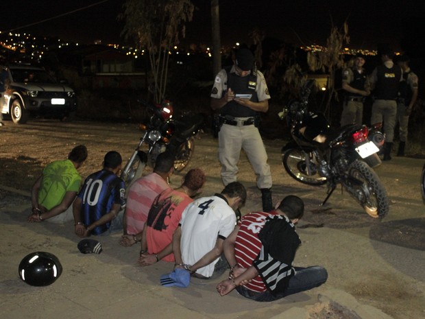 G Tr S Homens S O Presos Durante Escolta A Detento Em Montes