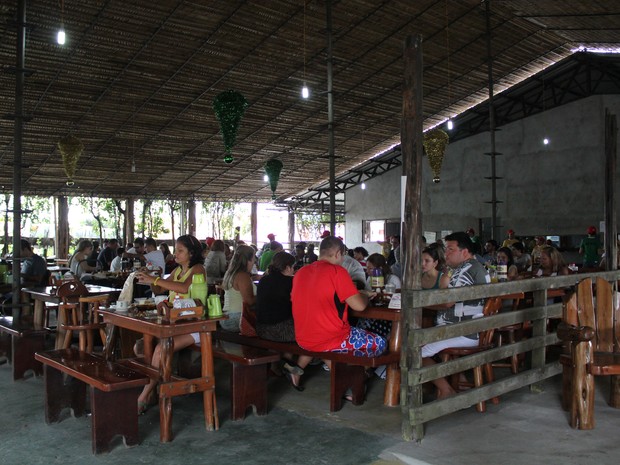 Cafés regionais têm ápice de movimento aos domingos pela manhã, em Manaus (Foto: Marcos Dantas / G1 AM)