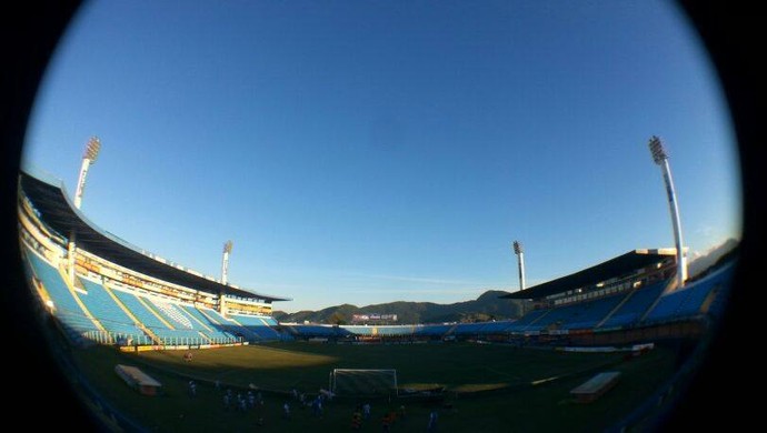Avaí tem sequência de partidas na Ressacada e abre venda de ingressos