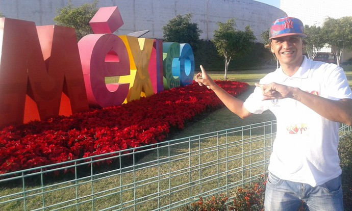Pepeta está no México fazendo uma excursão com um time do ex-atacante Donizete Pantera (Foto: Arquivo Pessoal)