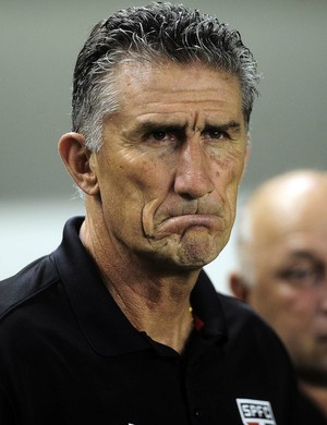 Edgardo Bauza Santos x São Paulo (Foto: Marcos Ribolli)