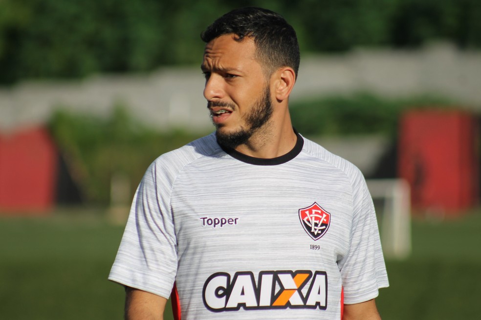 Yago é relacionado pela primeira vez para uma partida com a camisa do Vitória (Foto: Maurícia da Matta / EC Vitória / Divulgação)