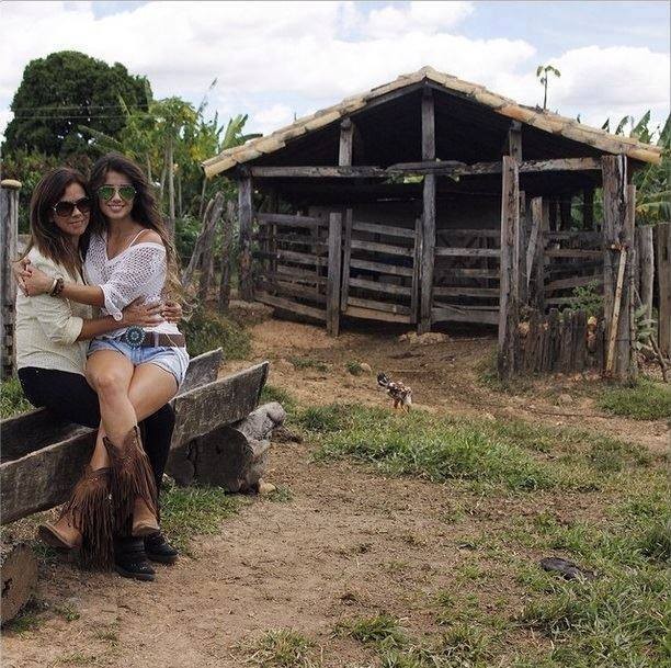 Paula Fernandes relembrou o sítio aonde viveu na sua infância (Foto Reprodução/Internet)