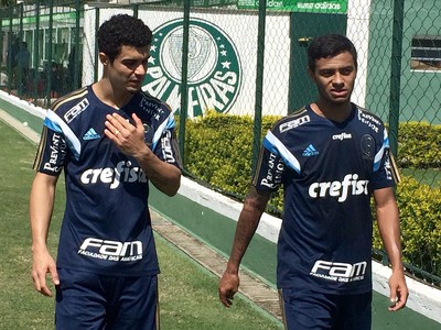 Cleiton Xavier volta a treinar com bola e aumenta expectativa para reestreia