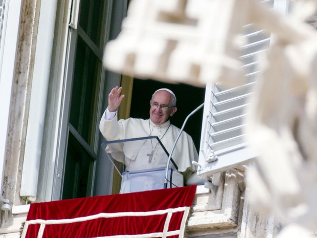 Papa Francisco faz pedido à comunidade religiosa e pede que cada paróquia acolha uma família de imigrantes. (Foto: Riccardo De Luca/AP Photo)