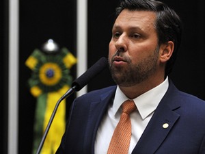 O líder do PSDB, Carlos Sampaio (SP), no plenário da Câmara (Foto: Zeca Ribeiro/Ag.Câmara)