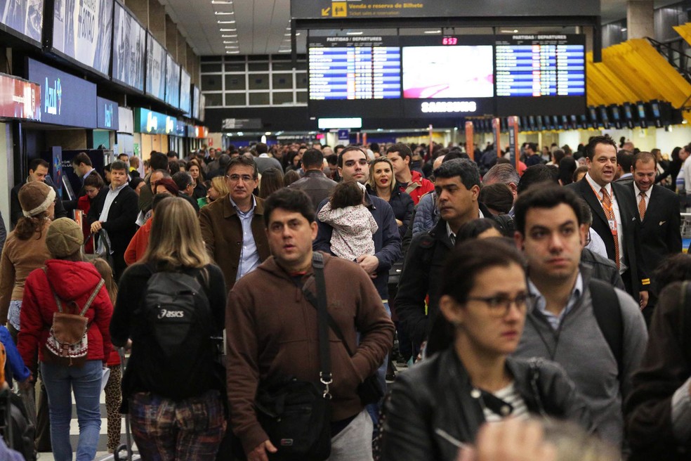 Movimentação intensa de passageiros no Aeroporto de Congonhas, em São Paulo, em julho de 2016 (Foto: Renato S. Cerqueira/Futura Press/Estadão Conteúdo)