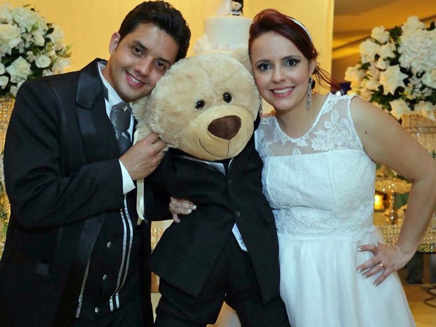 O urso de pelúcia Gregório participou do casamento de Ludymery Ferreira e Ricardo Sousa, no Distrito Federal (Foto: Ludmery Melo/Arquivo Pessoal)