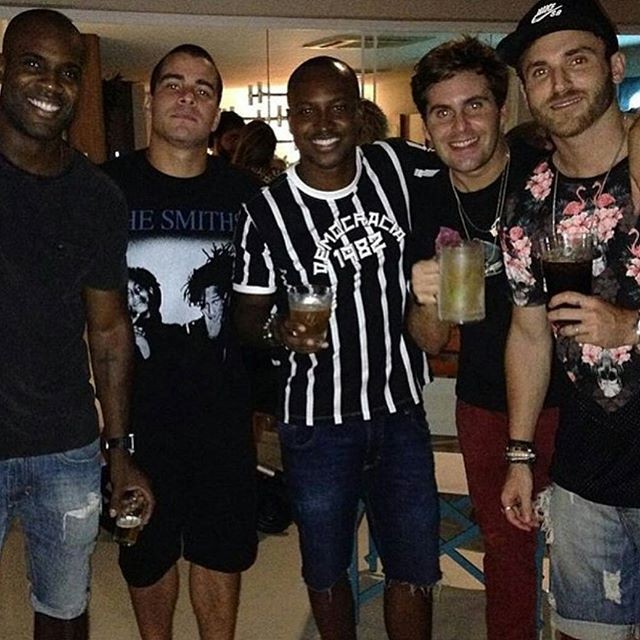 Rafael Zulu, Thiago Martins e Thiago Gagliasso também foram celebrar com Thiaguinho (Foto: Reprodução/Instagram)