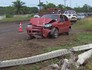Motorista derruba poste e sai ileso (Reprodução/TV Amapá)