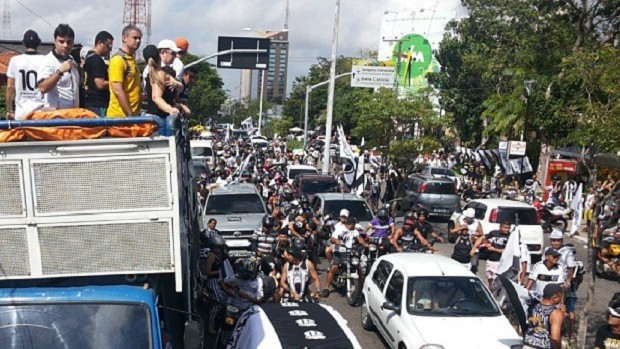 Milhares de alvinegros foram às ruas comemorar o 42º título estadual do Ceará (Foto: Divulgação/Cearasc.com)