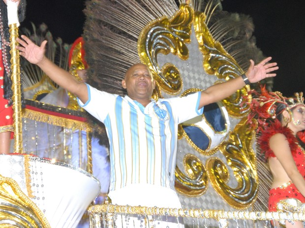 G1 Veja como foi o 1º dia de desfiles das escolas de samba do Amapá