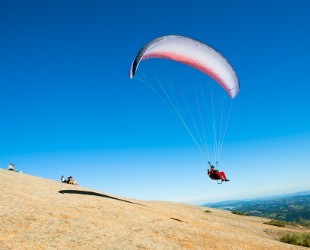 Aulas de asa delta e paraglider são oferecidos pela Associação Voo Livre local (Foto: Prefeitura da Estância de Atibaia) Aulas de asa delta e paraglider são oferecidos pela Associação Voo Livre local (Foto: Prefeitura da Estância de Atibaia)